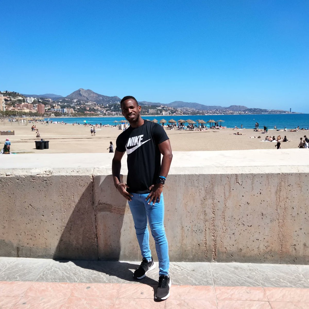 Ariel4Real93's tweet photo. Después de una gran semana, toca paseíto en la playa.🏖️
#malaga #malaguetabeach #summervibes https://t.co/RA1z2VnM8i