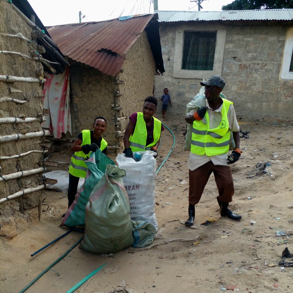 The results from today's clean-up and pilot testing our collection points in Mouroto was a success. We managed to collect 160kg of PETE that might have damaged our environment, ready for recycling ♻️ #mombasaplasticsprize #sanitation #innovation #oceanplastics #plasticpollution