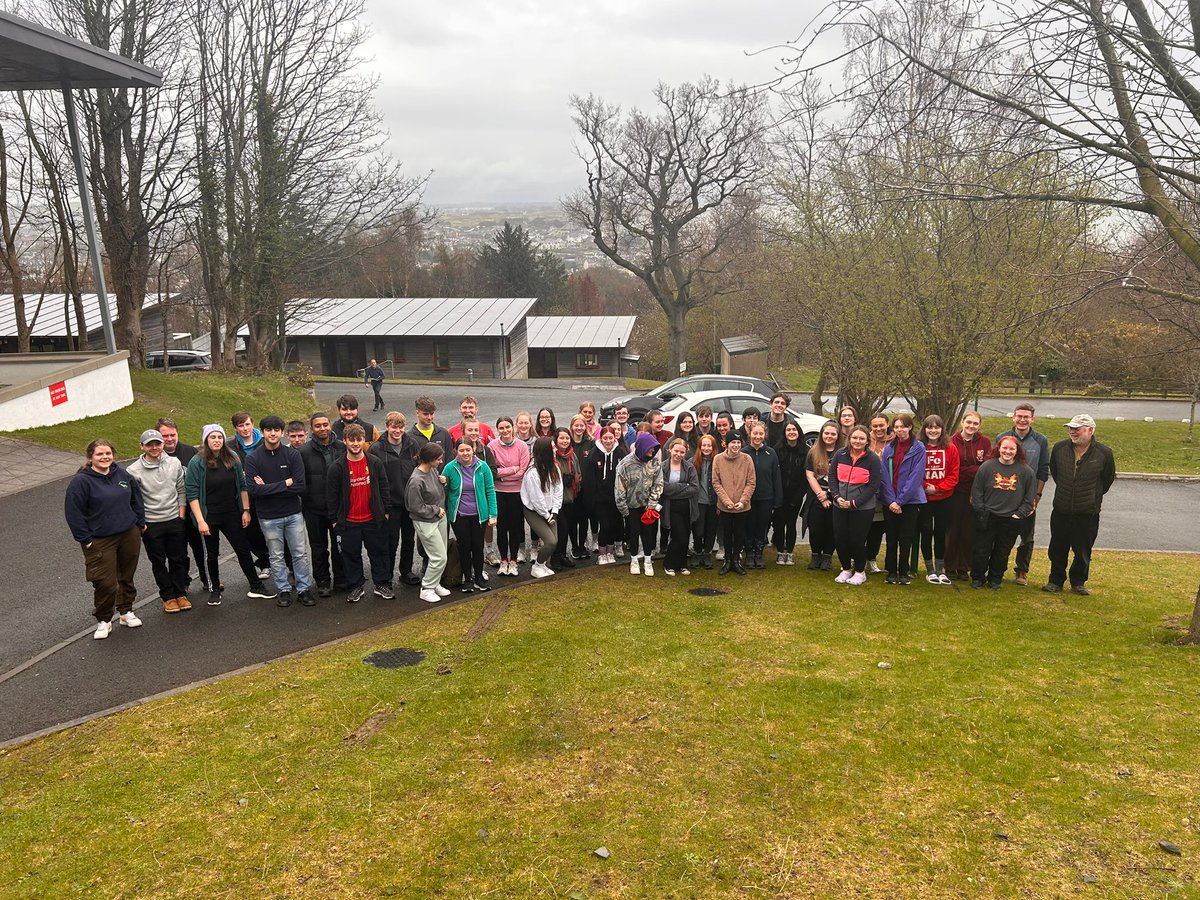 LoScottQUB's tweet photo. Our @QUBbioscience 1st year Biodiversity course - 130 students, in rotation over 9 days, spend 3 days on a residential field course. A few things to say on why this experience is crucial for higher education and for training the next generation of ecologists  #BioDiv23 🧵 https://t.co/uVe1koU9fb