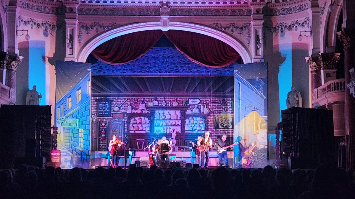 WildMurphys's tweet photo. Well... #Cheltenham, What an Atmosphere!😍
If you joined us at this performance, we would love to hear from you!
.
Who did you bring to our show? Tag them in the comments below and feel free to share your thoughts and a selfie!
#ONID #Irishband #Musician
https://t.co/gCZQwo0uKe https://t.co/ldzofcJyos
