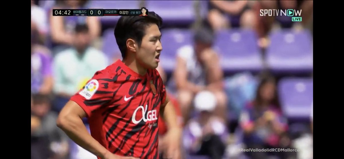 하 머리 쓸어내릴 때마다 나 미쳐~