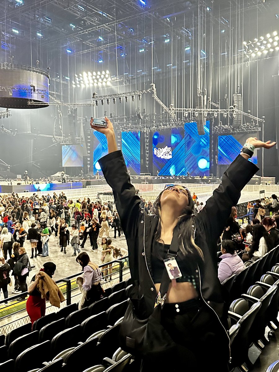 Jeraldinee_'s tweet photo. Music Bank en Paris 🩷
POR FIN LOGRE VER A STRAY KIDS EN VIVO, todavía no me lo creo. Un sueño cumplido 😭✨
#StrayKidsInParis #MusicBankInParis  #MusicBankParis2023 #skz #straykids @Stray_Kids https://t.co/s9QQGA5rGQ