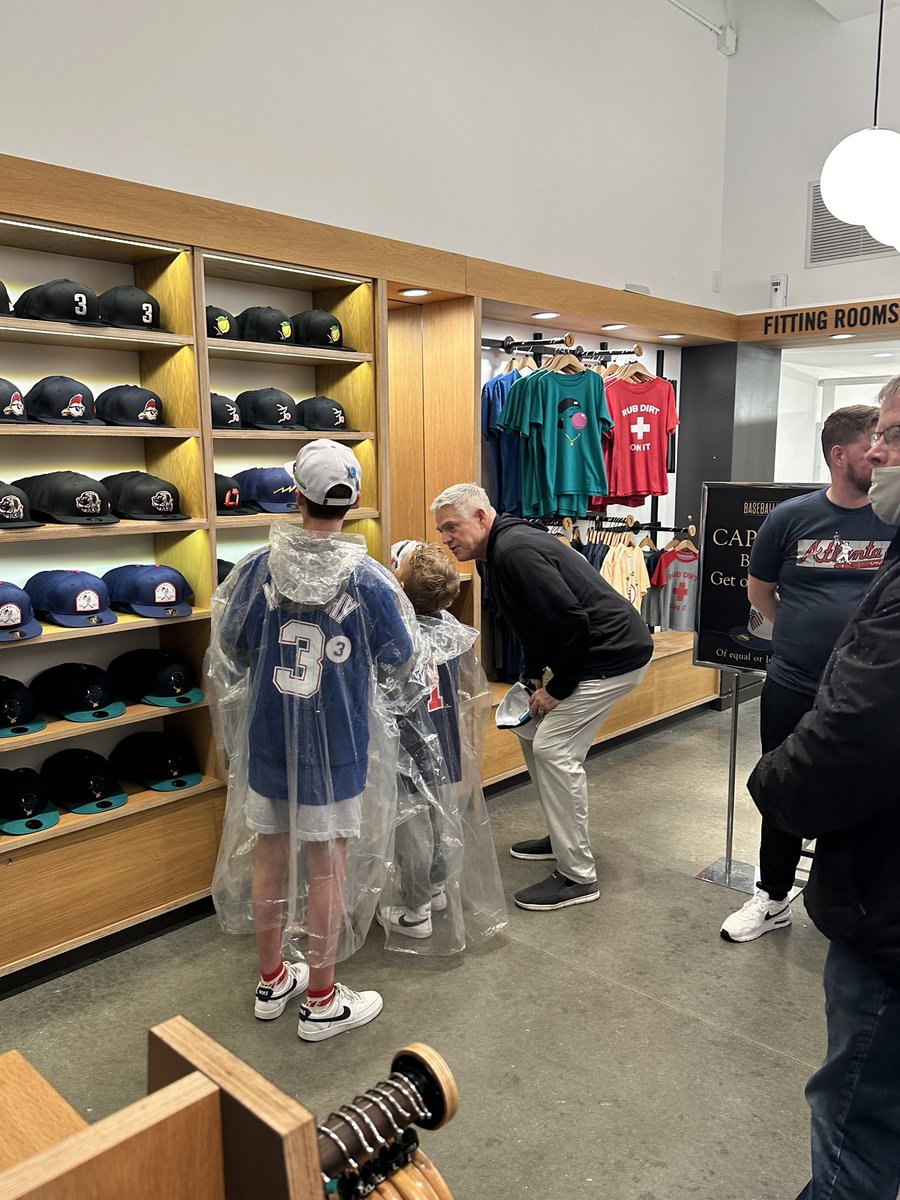 3bCollection's tweet image. Who ever said never meet your heroes must have the wrong hero.