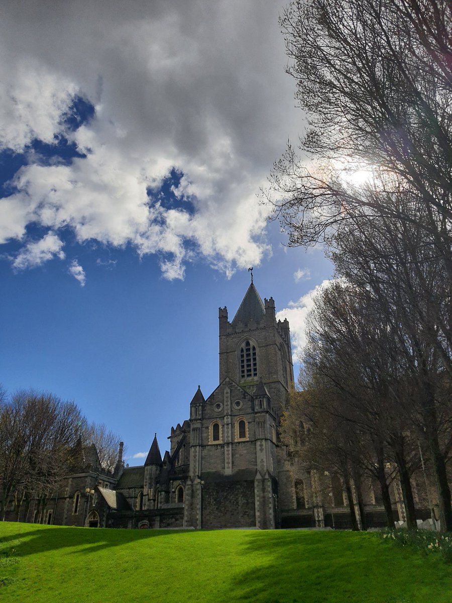 MabuchiKanda's tweet photo. 💫 ¡Buenísimas cheques! 💫

¿Cómo lleváis la semana santa? 
Yo he estado de relajación total con la familia por Dublín, os dejo unas cuantas fotitos. 💙

Espero que lo que queda de vacaciones las disfrutéis a tope, un besazo enorme y nos vemos mañana como siempre. 🥰😘 https://t.co/W0Gl1ZjTAc
