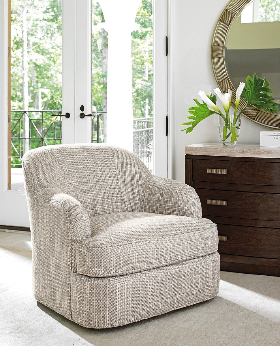 lexingtonbrands's tweet photo. As comfortable as it is stylish. â
â
Collection: Laurel Canyon by Lexingtonâ
â
#laruelcanyon #lhbdesign #luxeliving #luxuryliving #luxuryhome #neutraldesign #neutraltones #interiordesign #armchair #swivelchair https://t.co/onxmxprRms