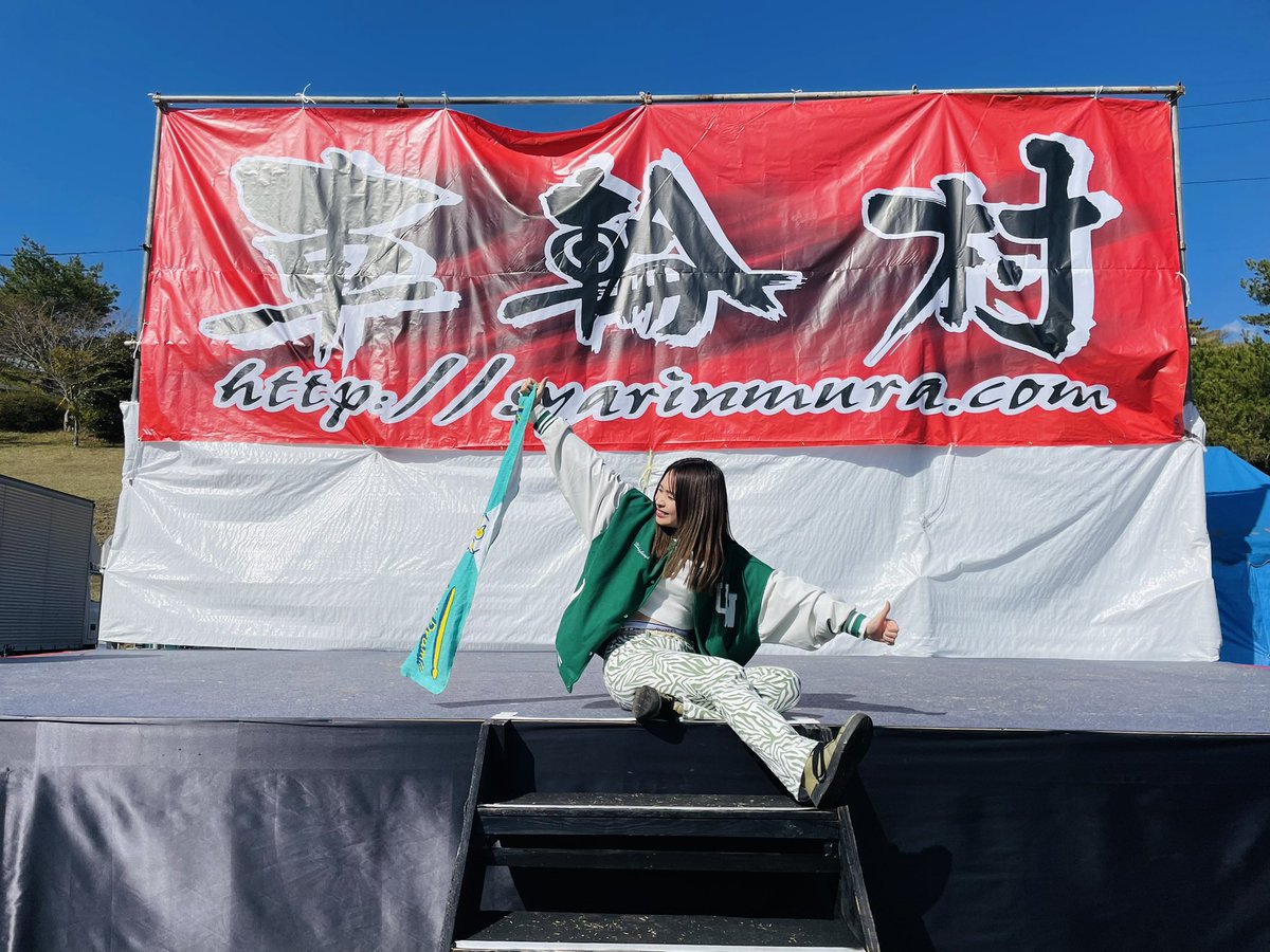 drummerie_xi's tweet photo. 車輪村ありがとうございました〜！🏍🏎
初めましての方ばかりなのに、
みーんなノリ良くて！
さいっこーでした！！！！！

ドリフトパフォーマンスも初めて生で観れて、、
超しびれたっ！！！！！

キャリー壊れたのもいい思い出😭
また広島行けるように頑張ります🙌 https://t.co/4IjDkC9PLI