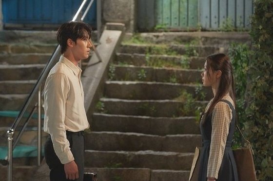 dominsipics's tweet photo. "im done writing letters to someone who won't write me back" - hwang heetae https://t.co/KD8yIzyfXM