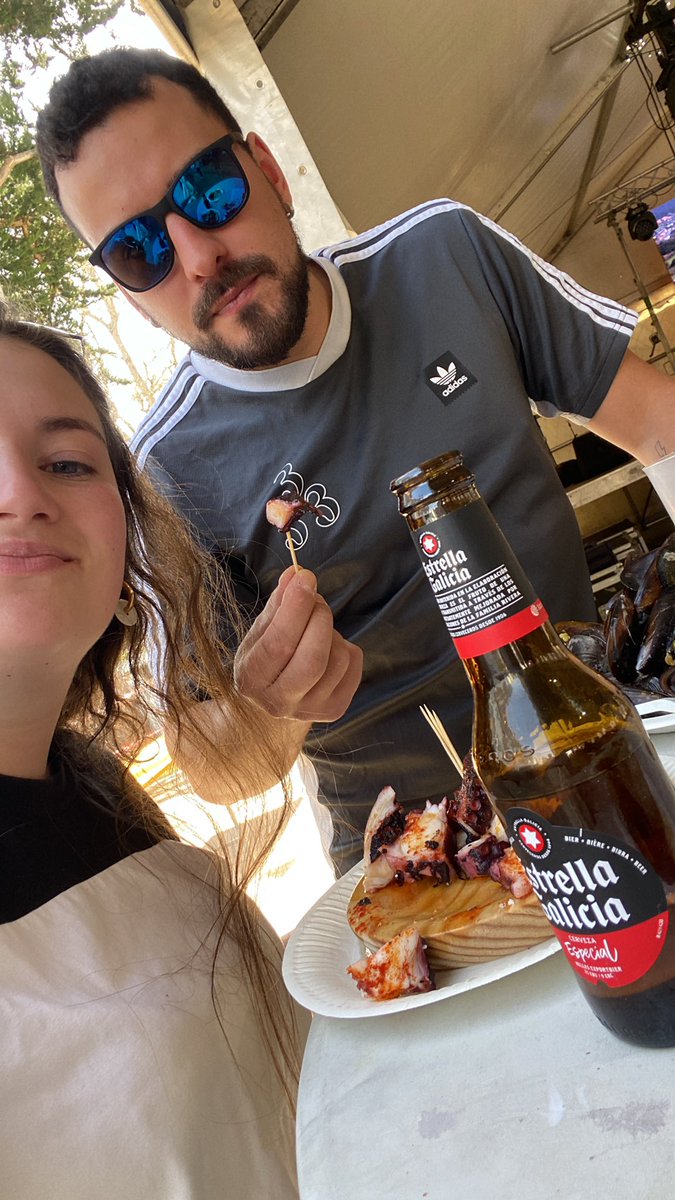 Amanda, casi 23 anos, probou por primeira vez o pulpo🤦🏼‍♀️😂