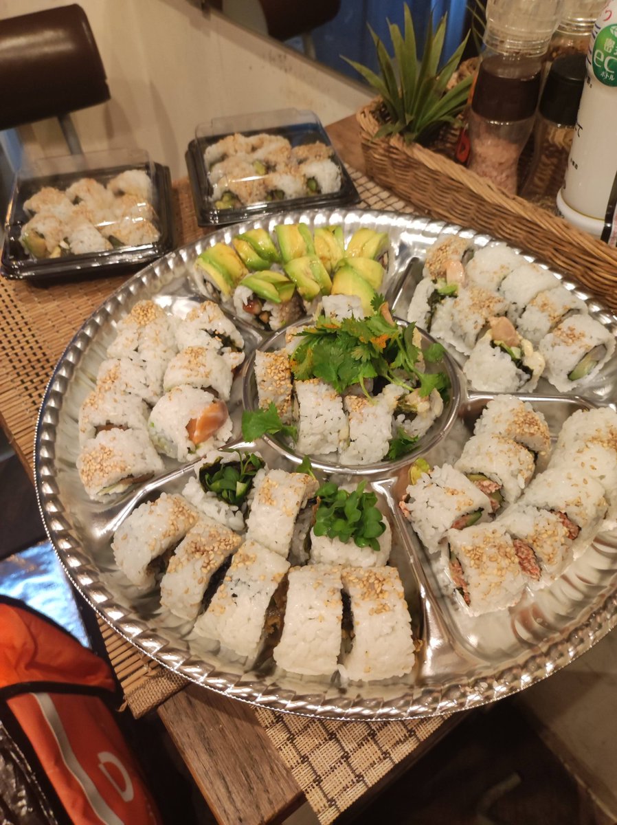 ロール寿司だぶるくぉてーしょん粋 🇺🇸 tweet media