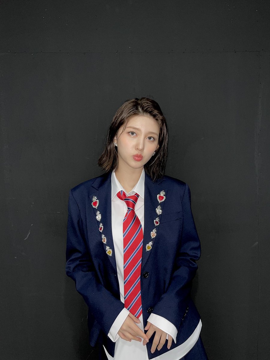 timetogaeul's tweet photo. [220410] IVE_twt twitter

인기가요까지 첫주 끝💖 다음주도 잘 부탁해용 (with 젖은머리)

#아이브 #가을 #IVE #GAEUL #0410_가을 https://t.co/xHHpsWagcG