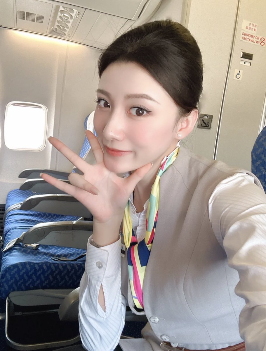 我就是那个其貌不扬的眼镜妹 https://t.co/9FaGZrv7KS