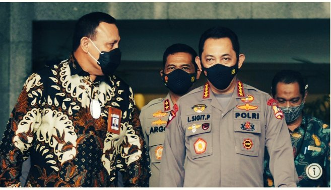 _palungmariana's tweet photo. CICAK VS BUAYA JILID 4 DI FORMULA E

(Sebuah Utas)

Kini sdh tak cocok lagi menyerupakan KPK dgn cicak, sbb lembaga antirasuah ini skrg lebih mirip buaya di tangan Firli Bahuri. Buaya berparas cicak. https://t.co/olu0QNLiUp