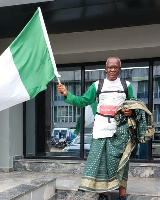 OBAROAKPO69's tweet photo. #Worldwrapperman says compliments of the season to all out there π, happy Easter.Jesus Christ died and rose again for you to be saved,hallelujah π.This is the main reason for this season. Revelation 3:20, its not too late to come to God and know Him. https://t.co/nbz5tLJN9f