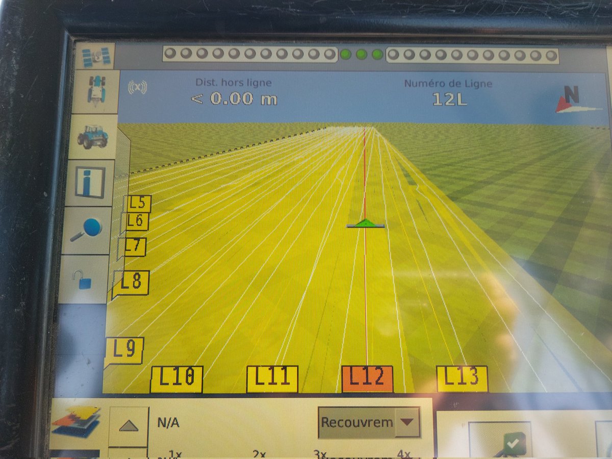 ChoiselatF's tweet photo. C est quoi ce chantier...des lignes déjà tracées en biais et avant le semis de betterave...essai comme le #PRNI avec orge en plante compagne pour lutter contre le puceron #jaunisse....en 2020, j avais déjà un essai dans cette parcelle, mauvais présage. https://t.co/dSJyRksiWo