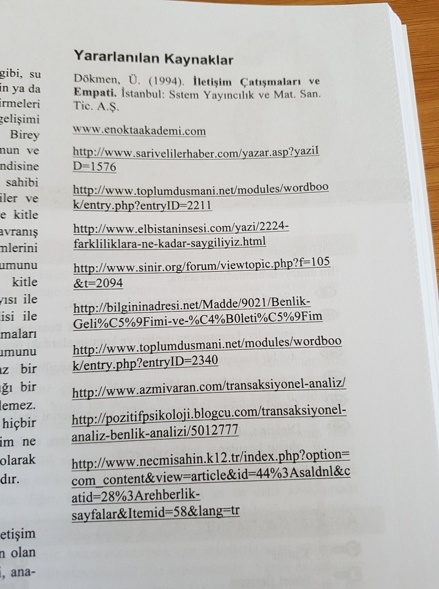 hskizilcik's tweet photo. Açıköğretim Fakültesinde bir ders kitabının bir ünitesinin kaynakçası. Kitabın yazarı bir profesör. https://t.co/61p6oZaxs6