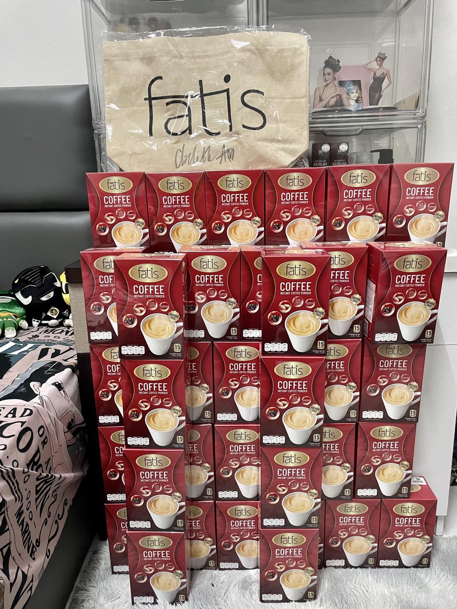 fatiscoffee's tweet photo. ☕ ไม่บอกก็รู้ว่าลูกค้าบ้านนี้ติดใจในความหอม อร่อย ของ Fatis Coffee เบอร์ไหน💥จัดเซ็ตใหญ่ใน TikTok Live ไปแบบจุกๆ พร้อมรับกระเป๋าที่มีลายเซ็นชาล็อต ไปใช้ให้หายคิดถึงด้วยจ้า ขอบพระคุณที่สู๊ดดดเลยนะค๊า 😊🫶❤️
#ฟาทีสเชคชาเล้นจ์ #FatisCoffee #กาแฟฟาทีส #กาแฟชาล็อต​ #กาแฟอร่อย https://t.co/AKzhuQogVz