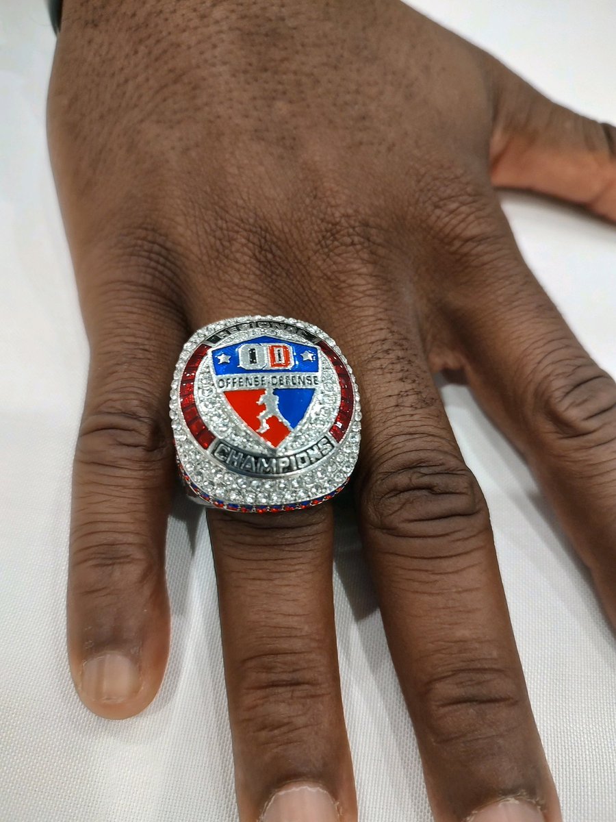 I played hard yesterday and showed off I had pick 6 3 interception playin cornerback…I represented…1 for 40 yrd touchdown…1 for 80 yrd touchdown…1 for 76 yards but step outta bounds…im excited for my future🔥🔥
#ballislife
#25