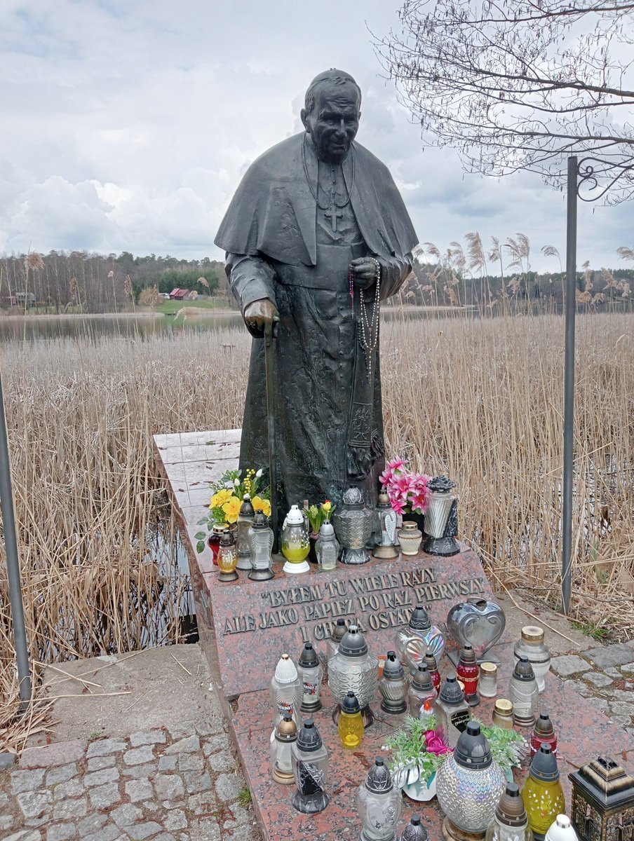 Kaukaz_Observer's tweet photo. Pomnik św. Jana Pawła II w Studzienicznej
#Augustowszczyzna #solidarnizjpii https://t.co/FQUckSiXsZ