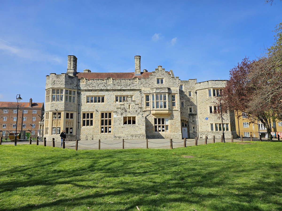 ianvisits's tweet photo. Been having a look around the partially restored Kingswood House, which being converted into a community arts centre.

https://t.co/8HVopNxt6a https://t.co/XPnobxDSSb