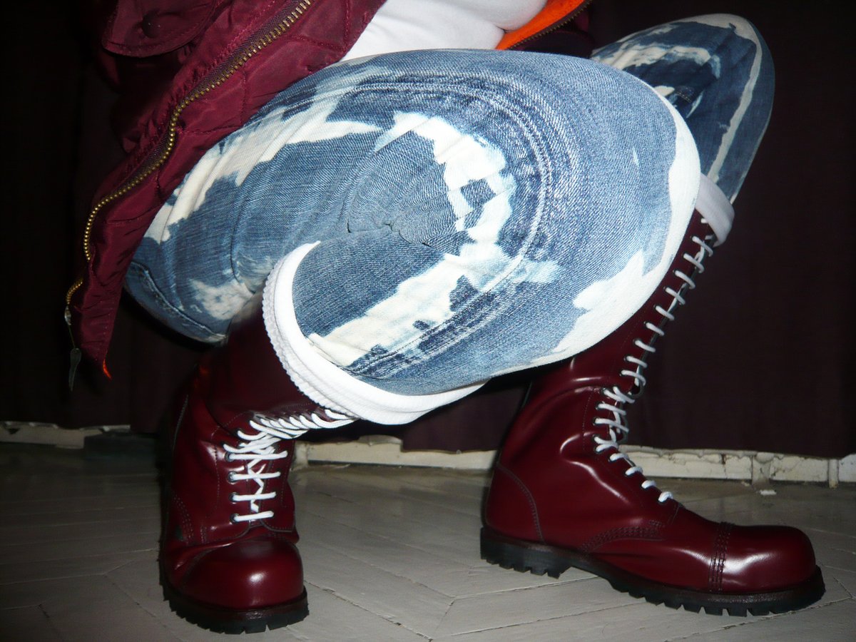 rubberdocs's tweet image. Come close to me