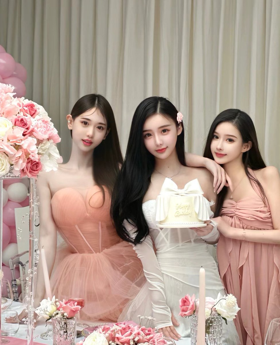 party📸
小姐妹的聚会✌ https://t.co/FA4CR8XasU