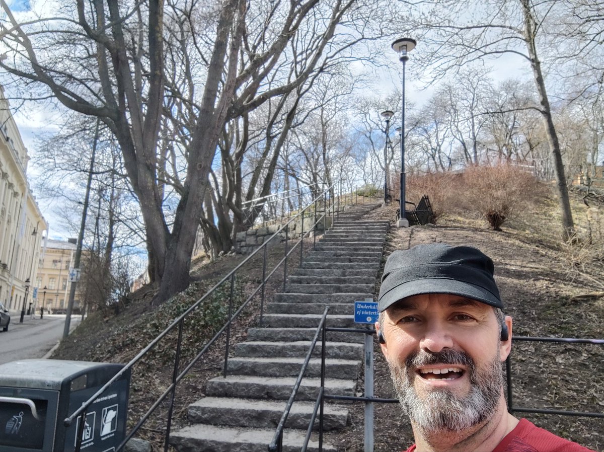 GoProFun's tweet photo. #strength &amp; #HIIT today: weights, #HungKuen #KungFu, plus #sawteeth stairs.

What a difference a few days can make. What was an icy ramp just a couple weeks ago is now stone stairs again. So, back at 'em!

#BreakingImpossible #hk4tuc #Sormlands100 https://t.co/LnJMjjgiUN
