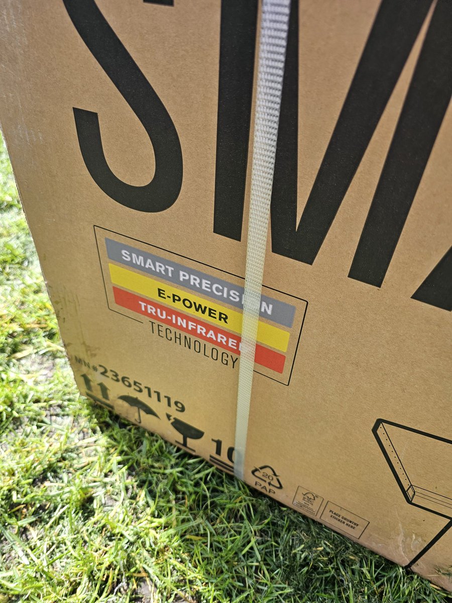 whatgearreviews's tweet image. BBQ season is nearly upon us! And you&apos;ve probably heard of self-driving EVs but have you ever seen a self-cleaning E-BBQ? The #SmartE #BBQ from @Charbroil could be a game-changer!