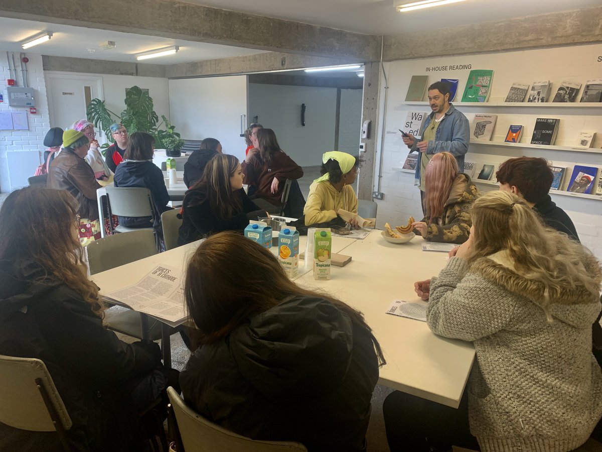 Our UAL Foundation Diploma students took a trip to @S1Artspace last week to view their newest exhibition, ‘Traces of a Cathode’, followed by an inspiring talk from curator Joseph Cutts. Interested in a creative career? click here to find out more: ow.ly/SmmG50NCi3n