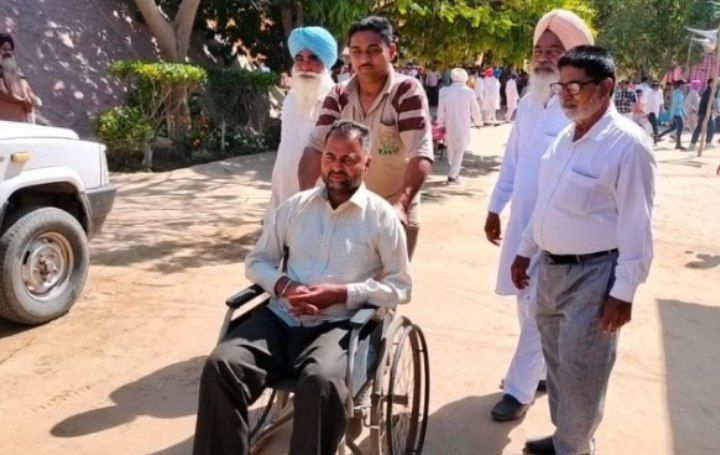 Despite the sweltering heat, millions of Dera Sacha Sauda volunteers today witnessed the ocean of devotion on the #HolyCelebrationAtSalabatpura. 

Lakhs of people gathered to celebrate Foundation Month &amp; did many welfare works.