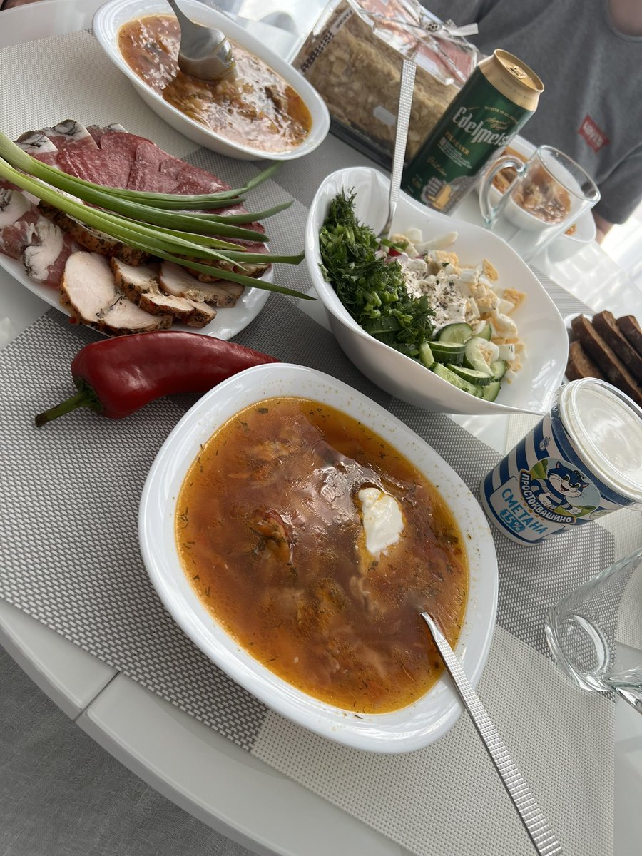 mistressofacat's tweet image. #доброговечера ☺️ не спавши 30 часов я все таки смогла приготовить борщ😈💪🏼