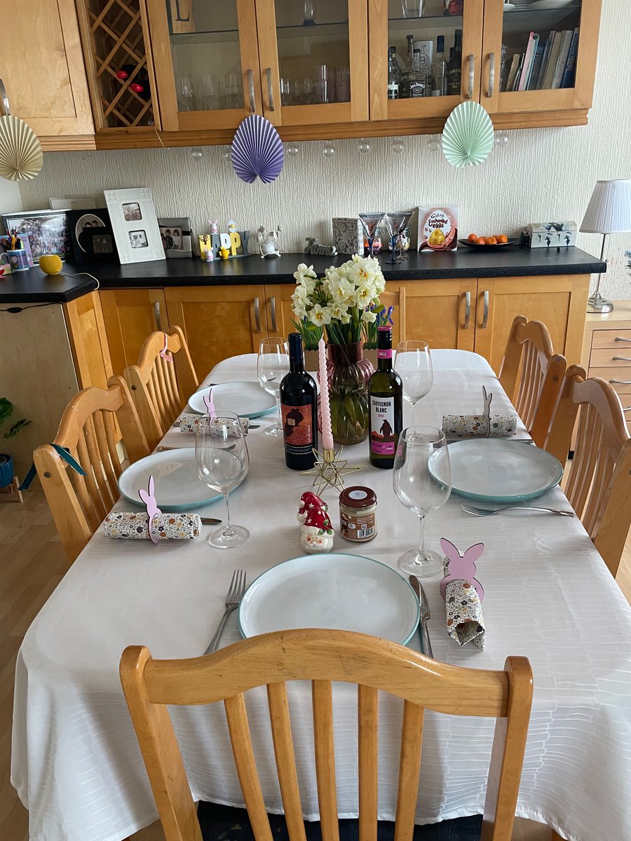 toniflem90's tweet photo. And the Easter Table is set for Dinner xx https://t.co/lpAfmkf9Gb