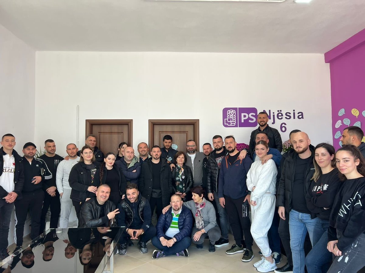 UedaKaci's tweet photo. Kordinatori Elektoral Njësia 6 💜🔥
@CityOfTirana @erionveliaj #EvTeam https://t.co/4rxiX5D4d9