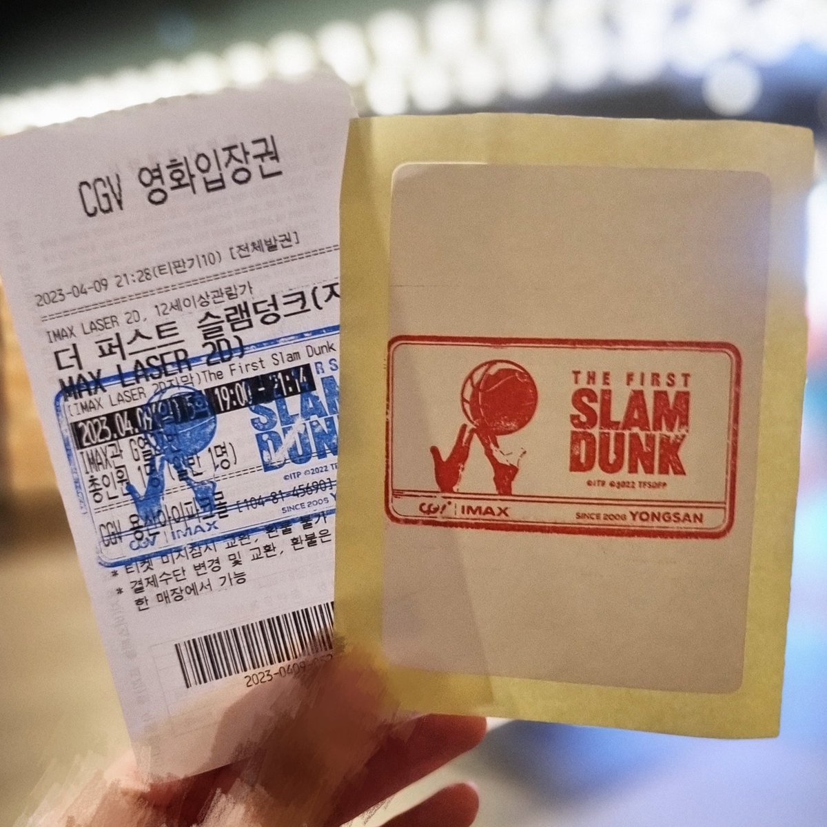 __S801's tweet photo. 용아맥 
G랑 I중에 고민했는데 I열 갔으면 후회할 뻔
스탬프 줄 개길고 줄 서느라 경의중앙 놓쳐서 지금 분노조절 안 됨 https://t.co/ZRDaULlojy