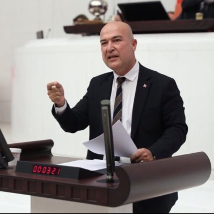ahmetgoclu1975's tweet photo. Sn @CHPMuratBakan 'ın  Babası  Astsubay'dır. Camiamıza  Tazminat konusunda yaptığı  yardımlar nedeniyle kendisine Teşekkür eder ve milletvekili seçiminde başarılar dileriz.Her zaman sizin YANINIZDAYIZ.

#OylarTazminata
#GüçlüTemadGüçlüAstsubay https://t.co/pGHXAdIlPv