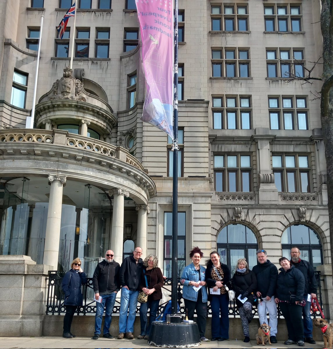 SPOT THE LIVER BIRD?Thanks to our intrepid explorers on this mornings Liver Bird Safari #MerseyTrails,a total of 90 birds spotted.
You can see times/dates for all our Walking Tours at artsgroupie.org
 & @Ticketquarter
#heritagewalkingtours #heritage #eurovision2023