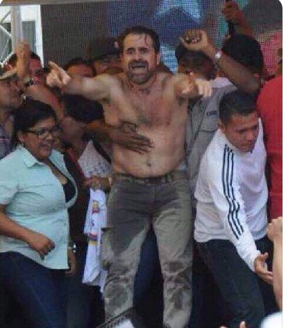 CarlosD15238881's tweet photo. Saliendo del evento drogado cagao meao y hasta el sepillo en busca de heroína ...este es el reflejo de este régimen dictatorial....o me equivoco..basuras https://t.co/WPHXEpAWnD
