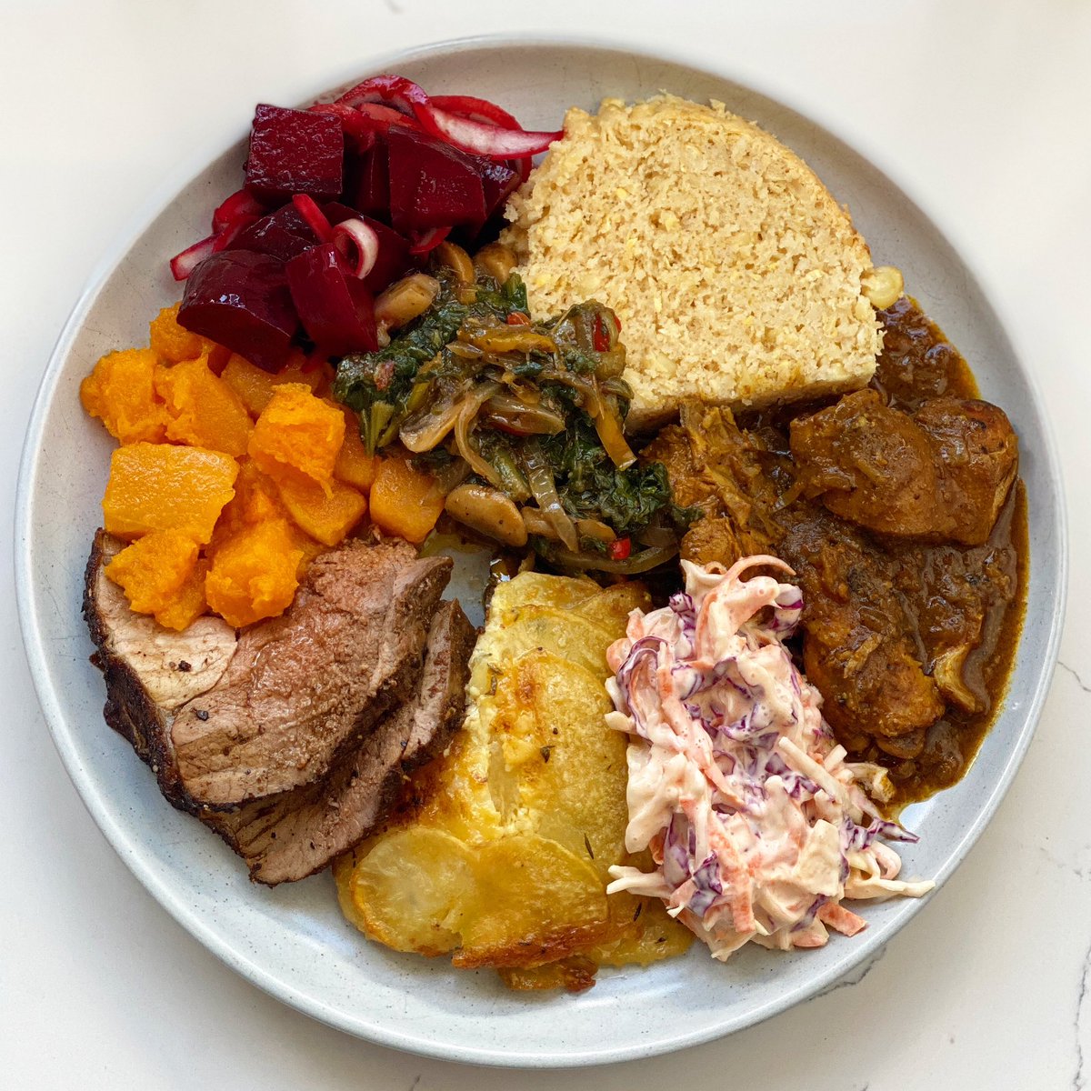 zola_nene's tweet photo. SIMPLY ZOLA EASTER SUNDAY 🍴
.
Hope you’re all having a great day eating delicious food with your loved ones.
.
.
#zolanene #simplyzolasunday #simply7colours #sundaylunch #easter #eastersunday #lunch #food #7colours #severalcolours https://t.co/3ntZp2FnzC