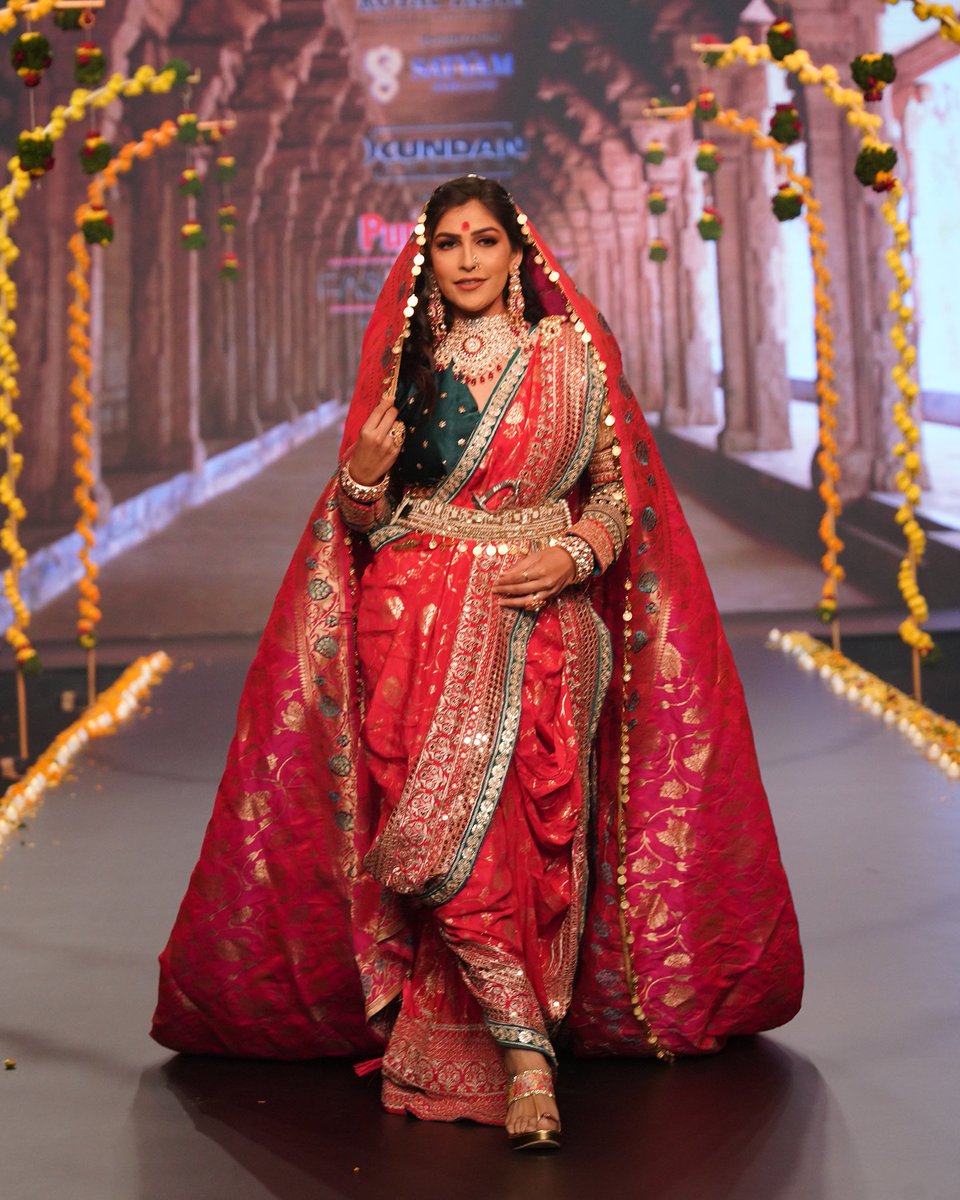 TimesFashionWk's tweet photo. Raghukul by @Royaltasta was an embodiment of one’s invincible inner strength, represented brilliantly through intricate patterns. Glammed up by their jewellery partner @SatyamJeweller for a magical night at the #PuneTimesFashionWeek2023.
#PTFW #PTFW23 #KundanSpaces #RoyalTasta https://t.co/5z2Gc9ZOif