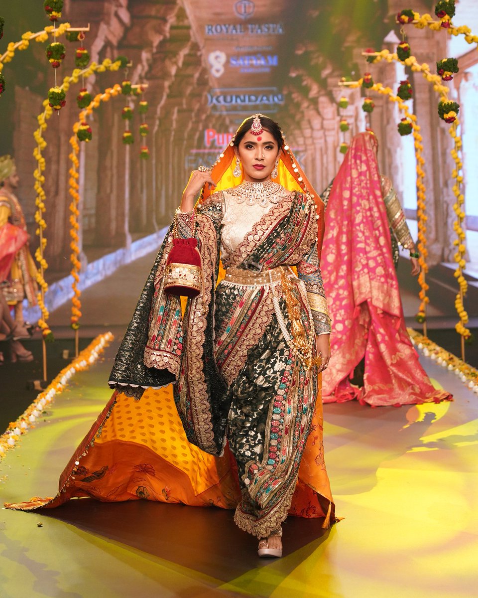 TimesFashionWk's tweet photo. Raghukul by @Royaltasta was an embodiment of one’s invincible inner strength, represented brilliantly through intricate patterns. Glammed up by their jewellery partner @SatyamJeweller for a magical night at the #PuneTimesFashionWeek2023.
#PTFW #PTFW23 #KundanSpaces #RoyalTasta https://t.co/bOmB9KnJNB