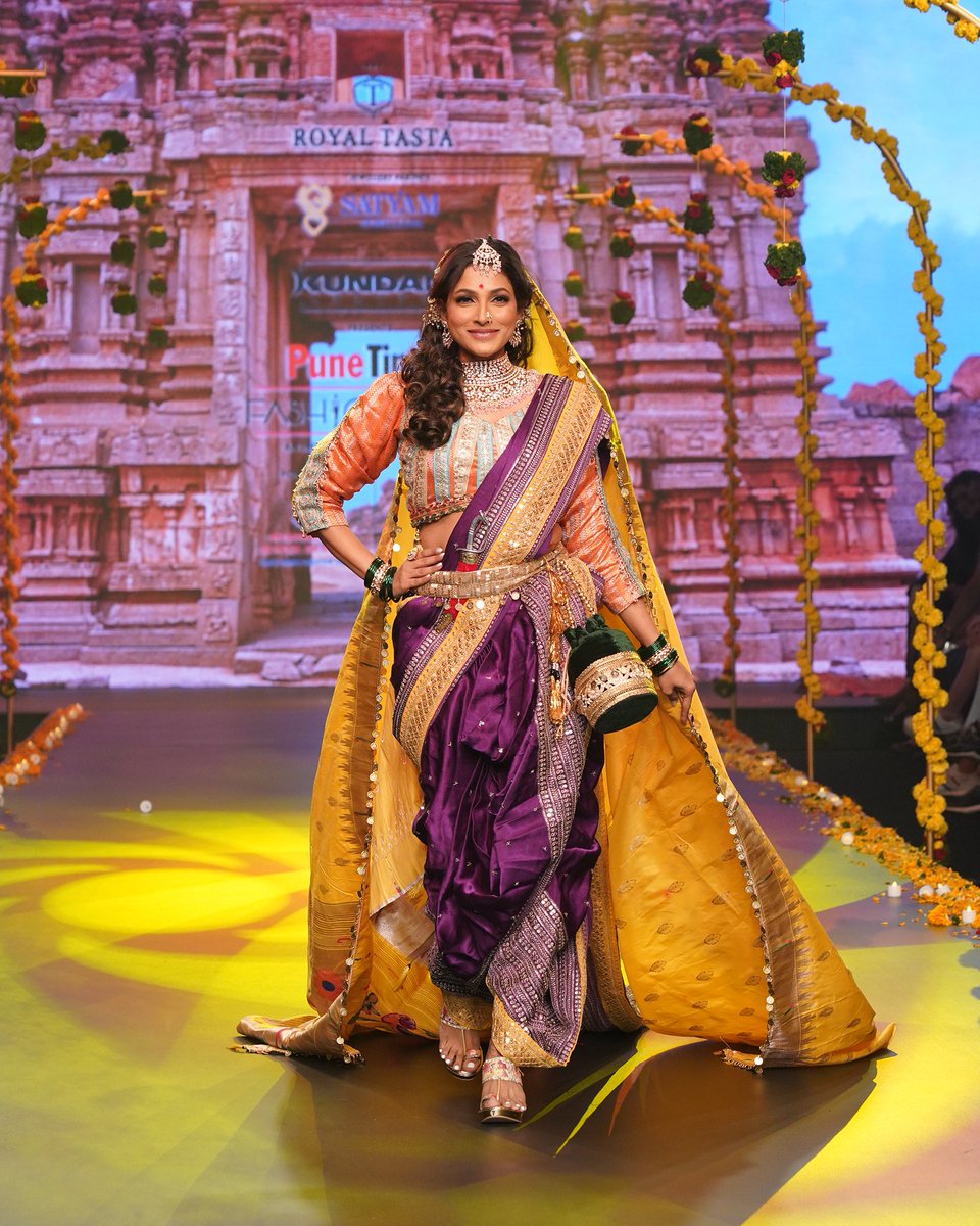 TimesFashionWk's tweet photo. Raghukul by @Royaltasta was an embodiment of one’s invincible inner strength, represented brilliantly through intricate patterns. Glammed up by their jewellery partner @SatyamJeweller for a magical night at the #PuneTimesFashionWeek2023.
#PTFW #PTFW23 #KundanSpaces #RoyalTasta https://t.co/QQWn66QN9y