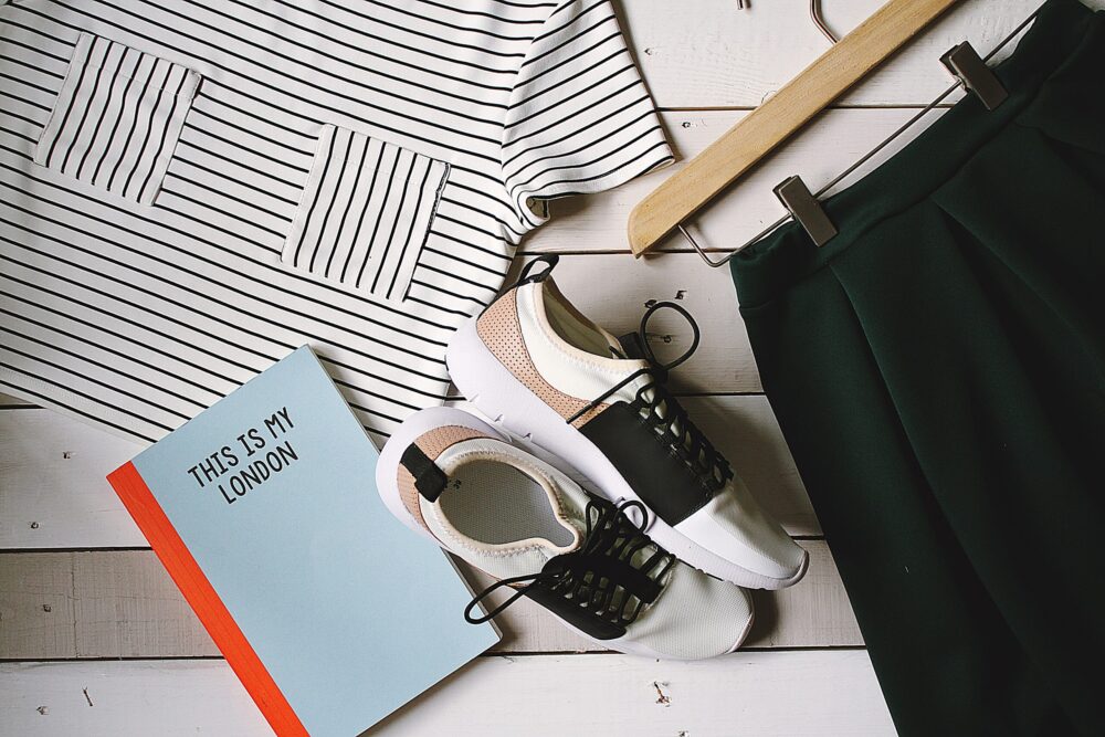 UniqkidsC's tweet photo. How pretty is that?
#Sleeve #Textile #Collar #Materialproperty #Font #Eyewear #Pattern #Fashiondesign #Fashionaccessory #Paper https://t.co/lsCCCComxj
