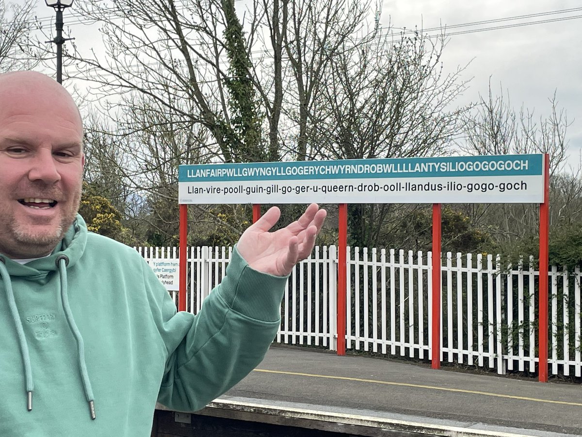 Chrisphill71's tweet photo. That’s easy for you to say #llanfairetcetc #nicesign https://t.co/LaSH2SIQwg