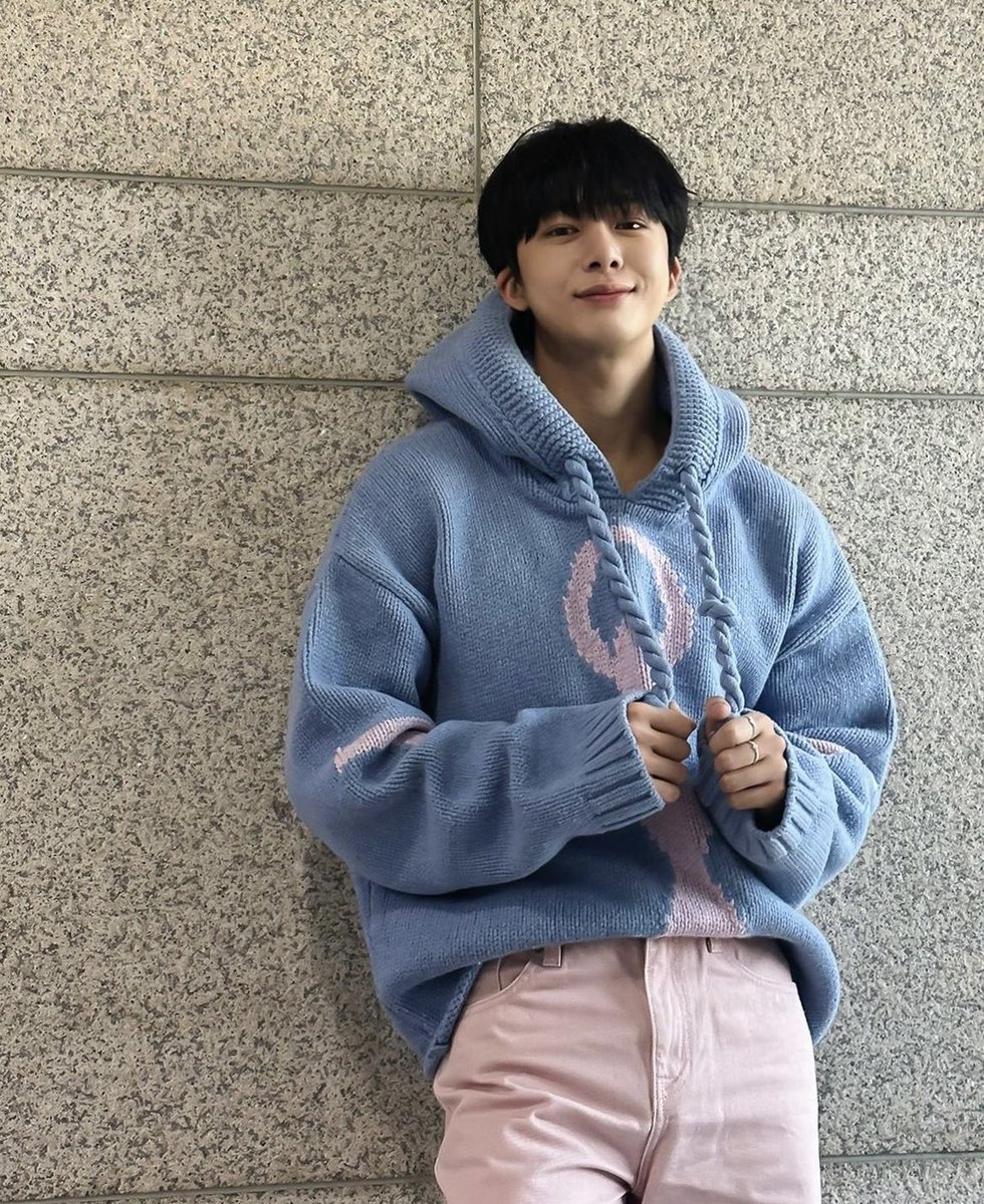 ArchiveChw's tweet photo. 230409 Hyungwon MONSTA X Instagram update 
@.coenffl

#HYUNGWON #형원 
#MONSTAX #몬스타엑스 https://t.co/52oUwnZTIS