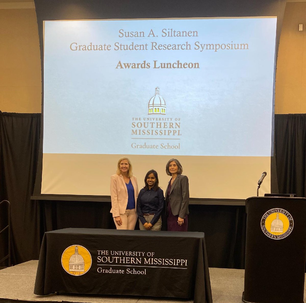 USM_Polymers's tweet image. Kudos to SPSE grad students Surabhi Jha & Levi Hamernik for Co-1st Place in Phys Sci, and Pritha Bhunia for 2nd Place in Life, Health & Enviro Sci at the @USM_GradSchool Siltanen Grad Research Symposium! Your work highlights the bright future of #PolymerScience & #Engineering!