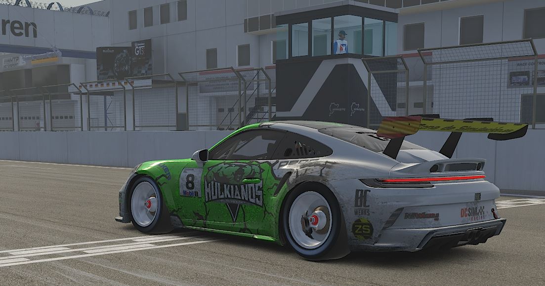 Dar la enhorabuena a nuestros pilotos <a href="/MrToniGames/">MrToniGames</a>  y <a href="/s_duran_8/">sergio</a>  por la increíble P2🥈 que consiguieron ayer en la "NEC" Nurburgring Endurance Championship, a bordo del #porsche992cup  carrera de 4 horas en #iRacing. Seguimos sumando! #siemprehulkianos