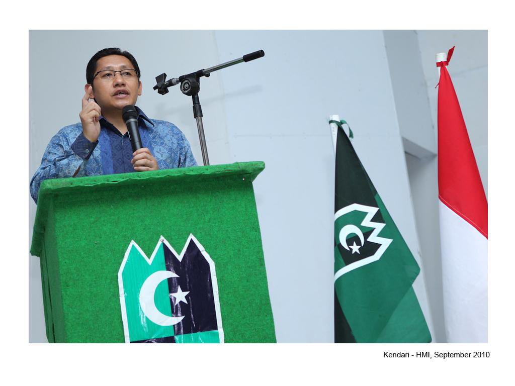 anasurbaningrum's tweet photo. Buat adik-adik HMI (juga Kelompok Cipayung Plus) yang sudah kangen Mas AU, ini foto lama yg mimin punya. Yg pasti : sebentar lagi. *admin https://t.co/KFzXjZdyM1