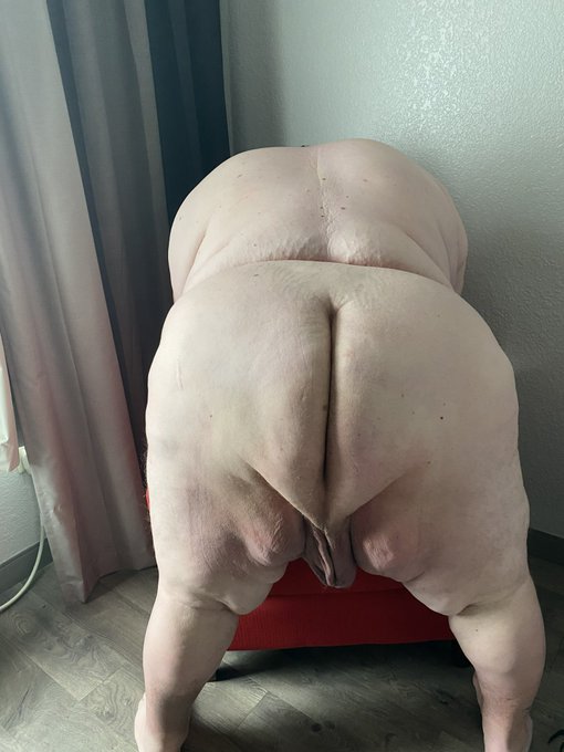 He has risen! https://t.co/SWOfe3j2Zc