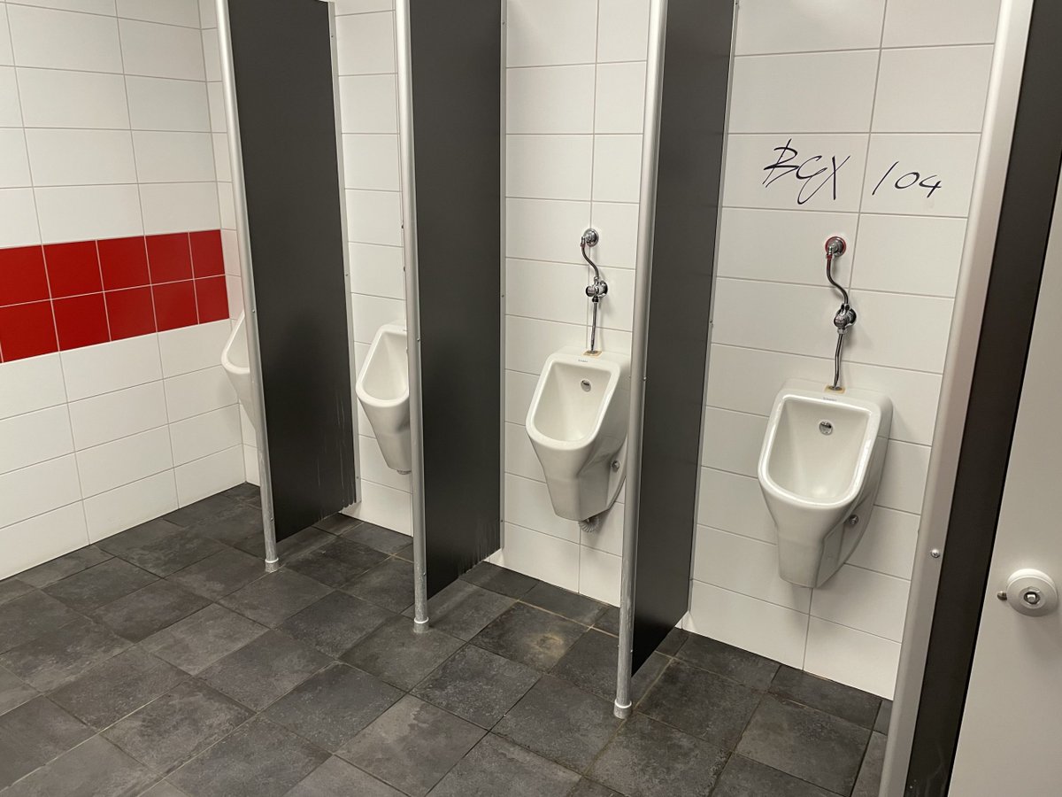 sweppomn's tweet photo. Nu finns Rasta Värnamo uppladdat på hemsidan. Ligger där E4:an och 27:an korsas.

https://t.co/iSEyjSseZG

#sweppomn #pissoar #urinal #gay https://t.co/UzDOPbj4SR