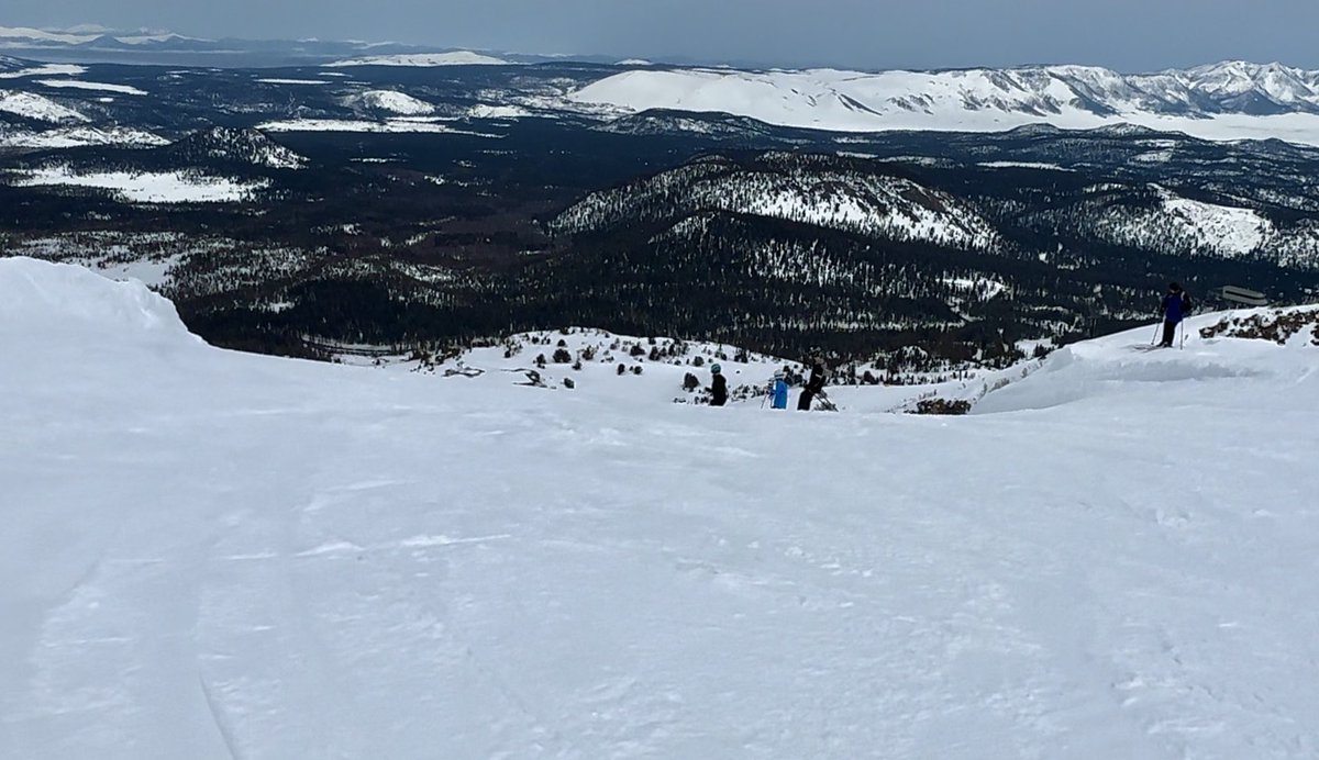 PETESKI_skiing's tweet photo. #Skiing with Pete on an ungroomed #Cornice from the top of #MammothMountain on a beautiful Saturday in #April #somuchsnow #IkonPass 

https://t.co/TWy6k2v8in https://t.co/r0RBWFllaf