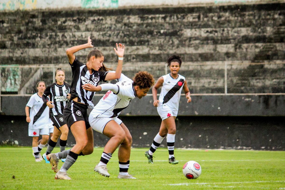 Alguns registros do jogo entre Botafogo e Vasco pela Copa Rio Feminina

#botafogo #vasco #bfr #futebol #futebolfeminino #copario #copariofeminina #canonbr #fotografia